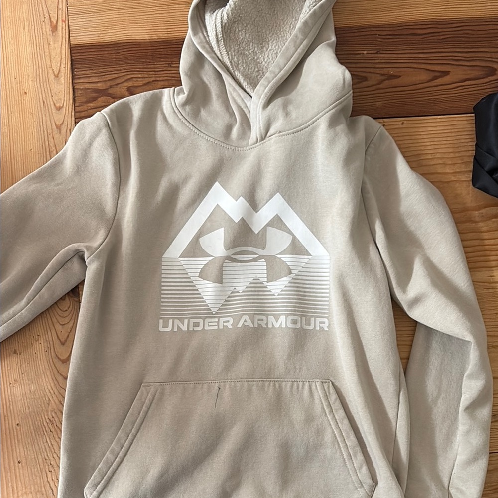 Under Armour Tan Sweatshirt Performance Hoodie